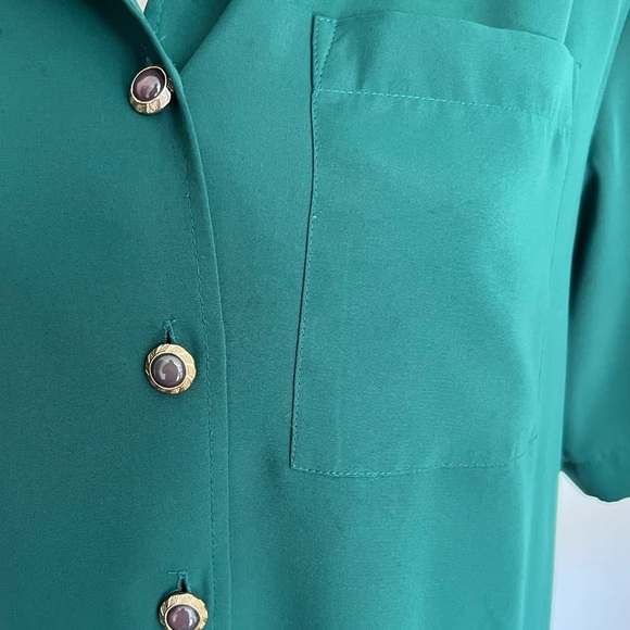 Woman's Collared Button Down Emerald Green Blouse - Picture 3 of 8
